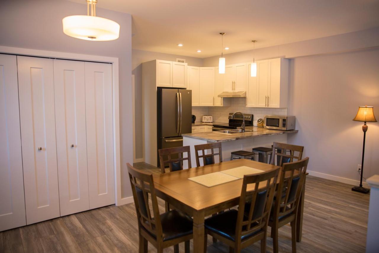 Downtown Whitehorse 4 Bedrooms Deluxe Condo Bagian luar foto