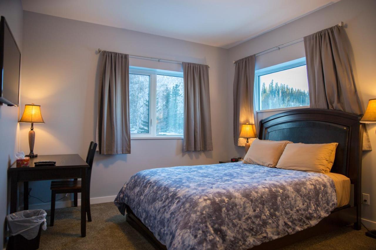 Downtown Whitehorse 4 Bedrooms Deluxe Condo Bagian luar foto