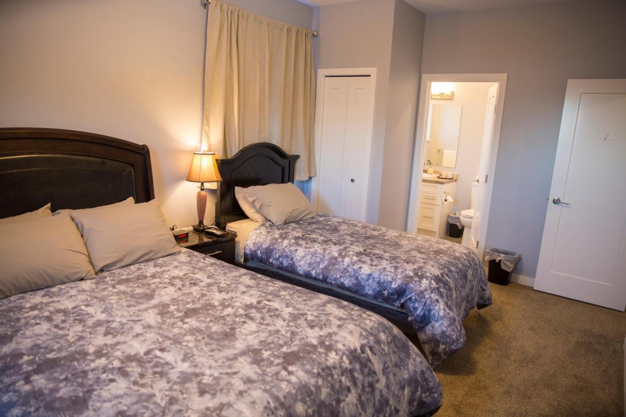 Downtown Whitehorse 4 Bedrooms Deluxe Condo Bagian luar foto
